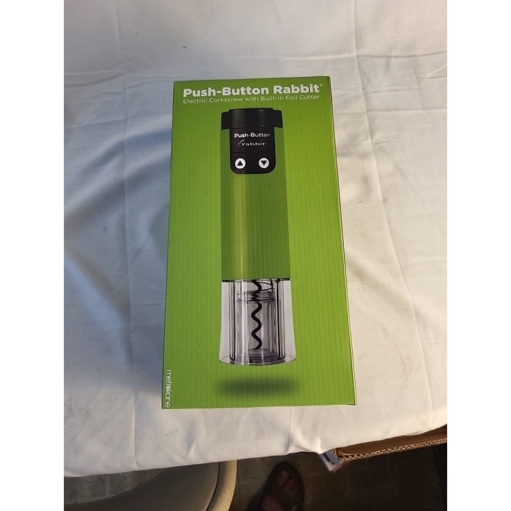 New In Box Push-Button Rabbit Electric Corkscrew Built-In Foil Cutter Kiwi Green